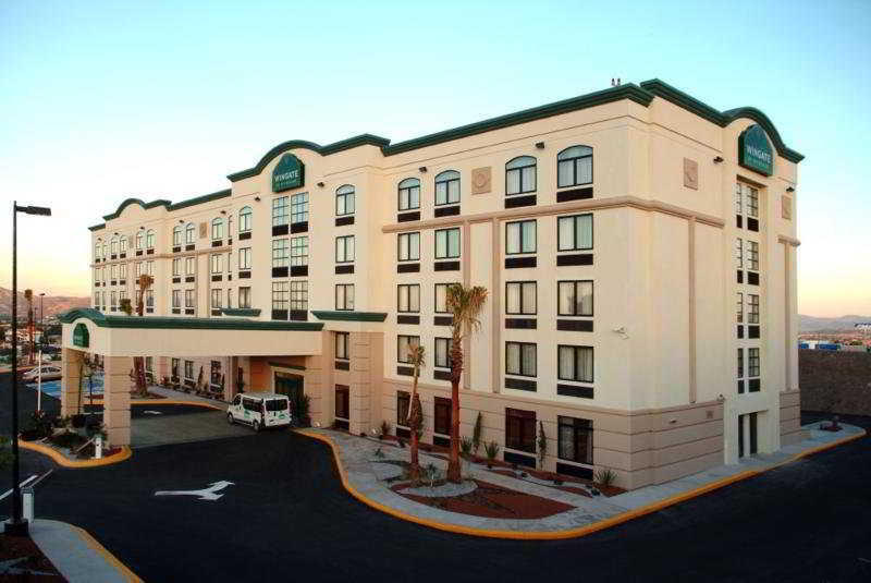 Wingate By Wyndham Chihuahua Hotel Exterior photo